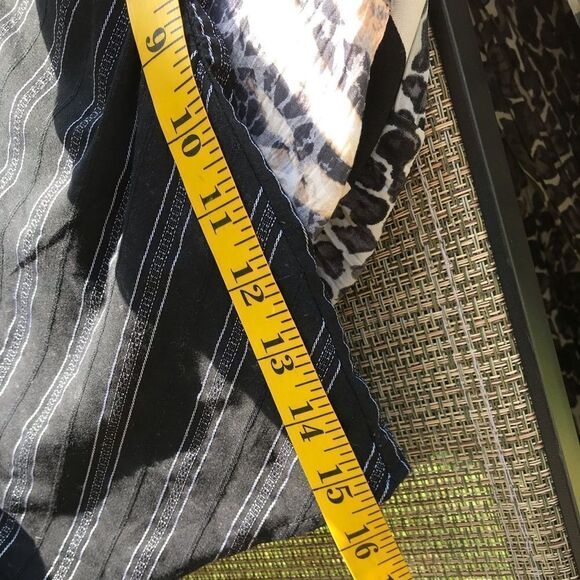 Women’s Black and White Button Down Top - Picture 6 of 9